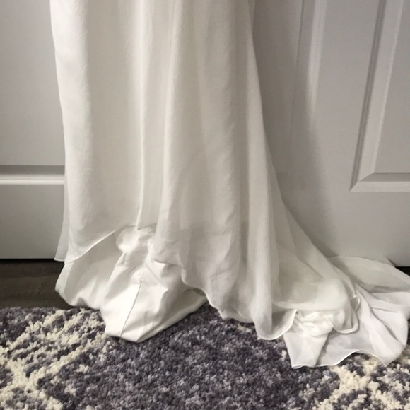 White evening gown - Picture 6 of 8